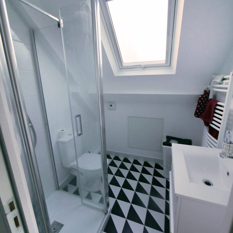 Carrelage arlequin noir blanc SDB