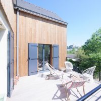 Terrasse bois balcon garde corps métal
